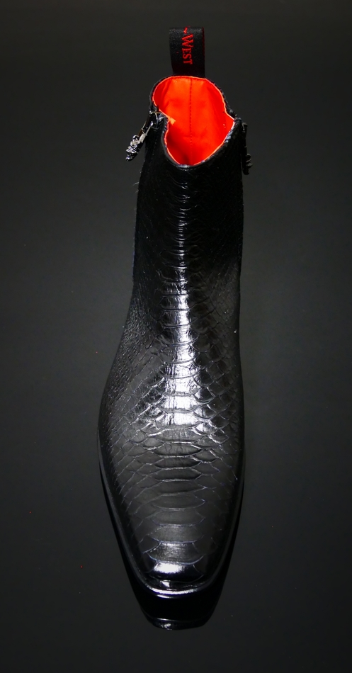 NITRATE BLACK DIAMANTE SNAKE